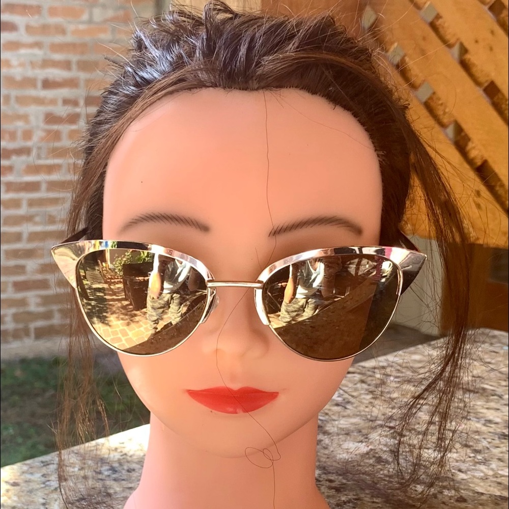 NWT! Women's Fun Fashion Cat Eye Sunglasses.